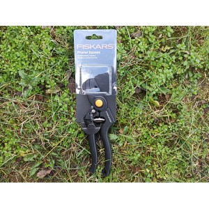 Лозарска ножица FISKARS SMARTFIT FiberComp™ 24 мм